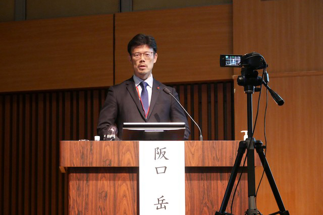 阪口　岳先生（JaDHA / 塩野義製薬株式会社）